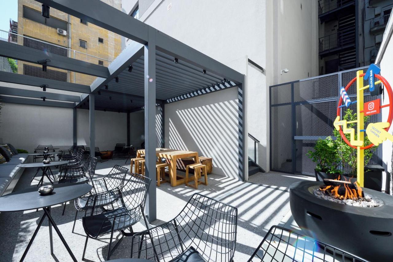 Onoma Hotel Tessalónica Exterior foto The courtyard of the 4G building